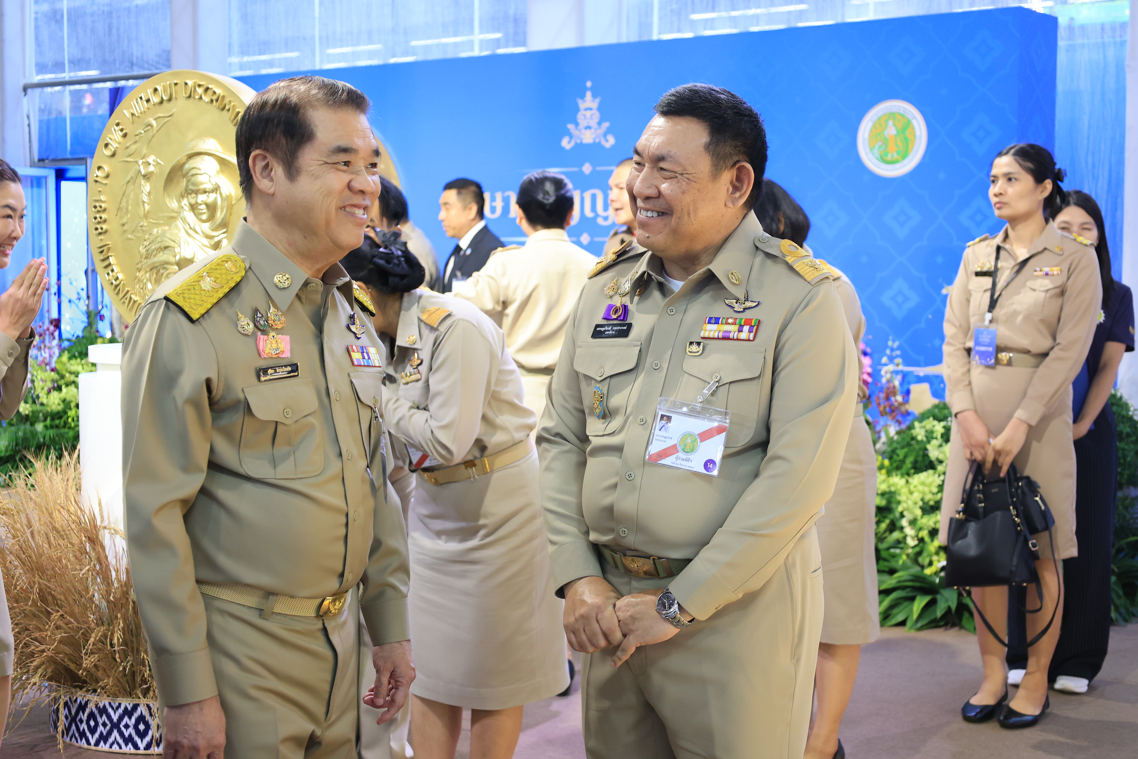 title - สำนักงานการปฏิรูปที่ดินเพื่อเกษตรกรรม ร่วมเฝ้าฯ รับเสด็จ สมเด็จพระกนิษฐาธิราชเจ้า กรมสมเด็จพระเทพรัตนราชสุดา ฯ สยามบรมราชกุมารี เสด็จพระราชดำเนินไปทรงเปิดงานเทิดพระเกียรติและน้อมรำลึก ในพระมหากรุณาธิคุณของสมเด็จพระนางเจ้าสิริกิติ์ พระบรมราชินีนาถ พระบรมราชชนนีพันปีหลวง “ภูษา ธัญญา ราชินี”